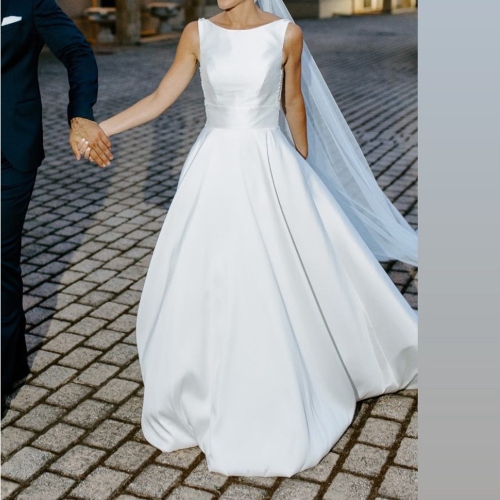 Justin Alexander wedding dress - Picture 2 of 10